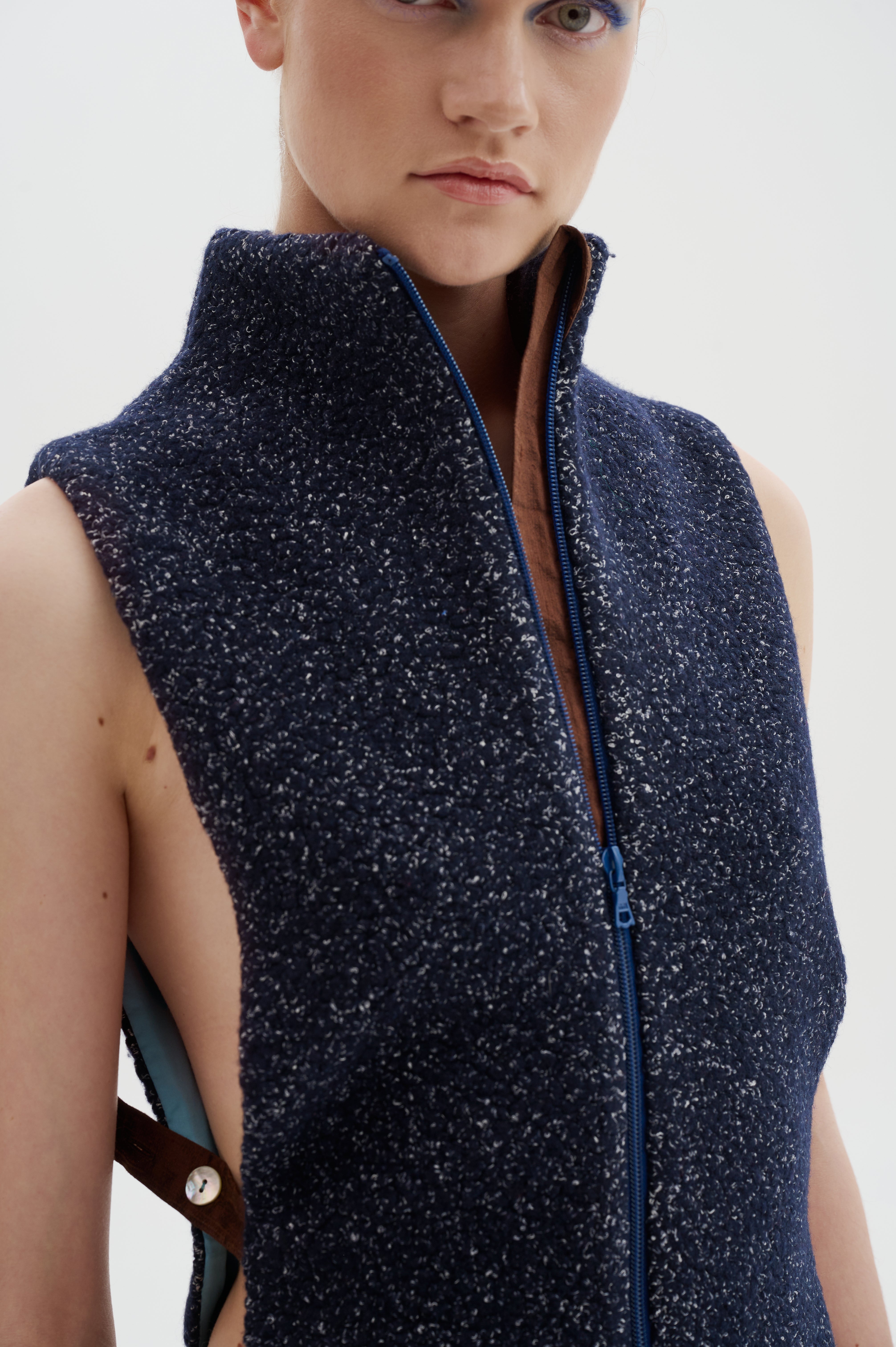 【LIDNM】CASHMERE HARD MILLED ZIP VEST LIDNM（リドム）の「CASHMERE HARD MILLED ZIP VEST（ベスト）」 - WEAR